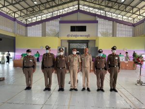 พล.ต.ต.วรากร อยู่อย่างไท ผบก.ภ.จว.พะเยา พร้อมด้วย พ.ต.อ.โกศัย เทพวงษ์ผกก.สภ.ดอกคำใต้ฯ ได้มาตรวจเยี่ยม และดูแลความสงบเรียบร้อย สถานที่ลงคะแนนเลือกตั้งล่วงหน้า