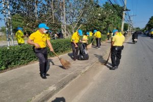 กิจกรรมจิตอาสาพัฒนาทำความสะอาดถนนในชุมชนบริเวณหน้าโรงเรียนบ้านบุญเรือง ต.บุญเกิด อ.ดอกคำใต้