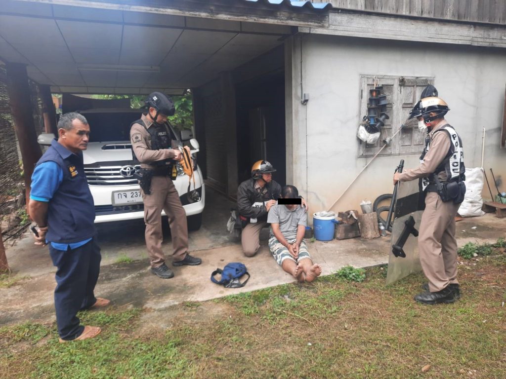 ระงับเหตุชายคลุ้มคลั่งในพื้นที่ ต.สันโค้ง อ.ดอกคำใต้