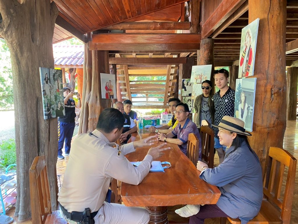 ร่วมฝ่ายปกครองออกติดตามตัวผู้ป่วยติดยาเสพติด เพื่อเข้ารับการบำบัดรักษา