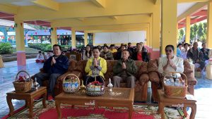 กิจกรรมทำบุญตักบาตรอาหารแห้ง พิธีทอดผ้าป่าสามัคคี ปล่อยปลามหากุศล และพิธีบวงสรวงพ่อขุนงำเมือง