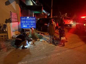 ร้อยเวร 30 ตรวจสอบเหตุรถจักรยานยนต์แฉลบเองบริเวณสามแยกบ้านทุ่ง ต.ดอนศรีชุม