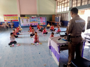 อบรมให้ความรู้ด้านการจราจร แก่นักเรียนโรงเรียนบ้านแม่พริก  ต.หนองหล่ม อ.ดอกคำใต้