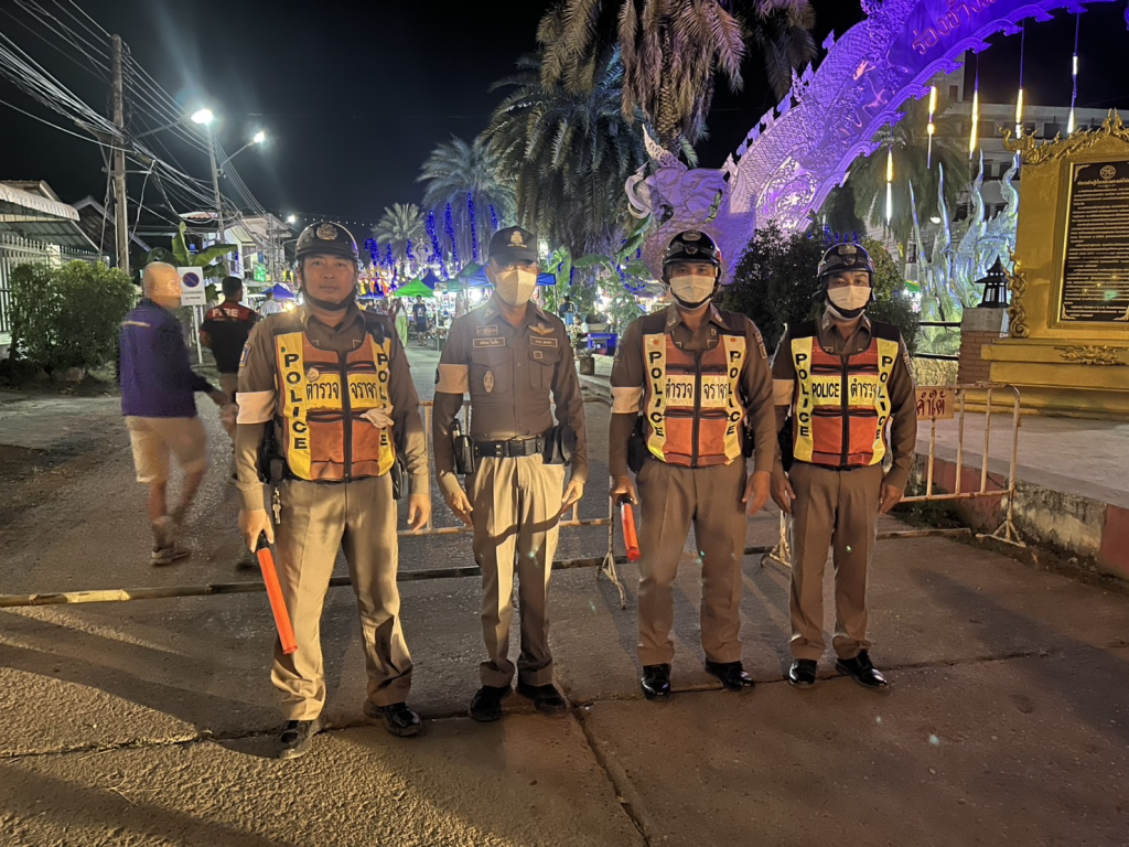 อำนวยความสะดวกด้านการจราจรงานลอยกระทง “ร่องช้างมหานที ป๋าเวณียี่เป็งดอกคำใต้”