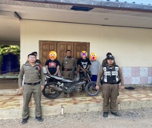 ตรวจสอบบุคคลที่มีพฤติการณ์ ขับรถส่งเสียงดัง