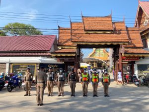 สายตรวจ สภ.ดอกคำใต้ รักษาความปลอดภัยพิธีบำเพ็ญกุศลศพพระราชมงคลวิสุทธิ์ฯ ณ วัดบุญเกิด