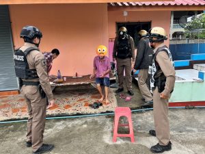 สายตรวจ สภ.ดอกคำใต้ ระงับเหตุผู้ป่วยจิตเวชทำตัววุ่นวาย