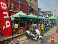 อำนวยความสะดวกและจัดการจราจรบริเวณหน้าร้านทวียนต์