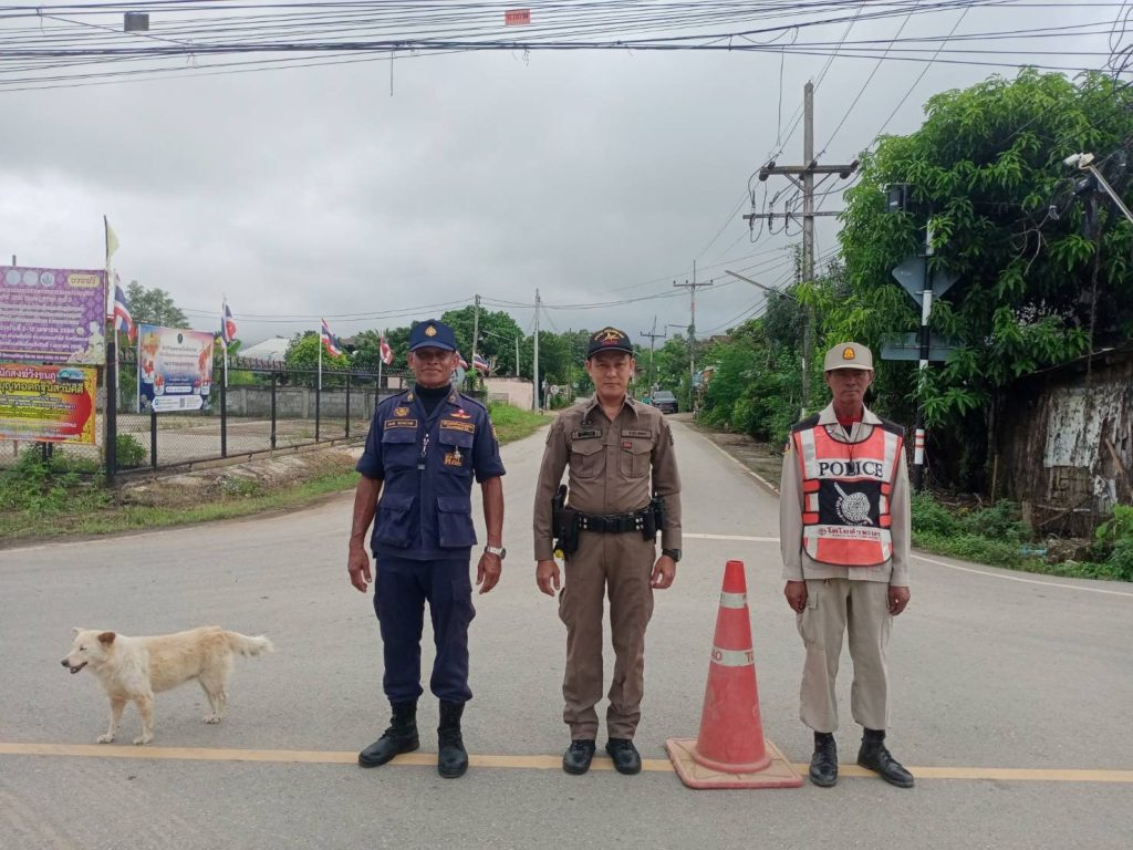 สายตรวจตำบลสันโค้ง ออกรักษาความสงบเรียบร้อยงานสลากภัทรวัดบุญงาม