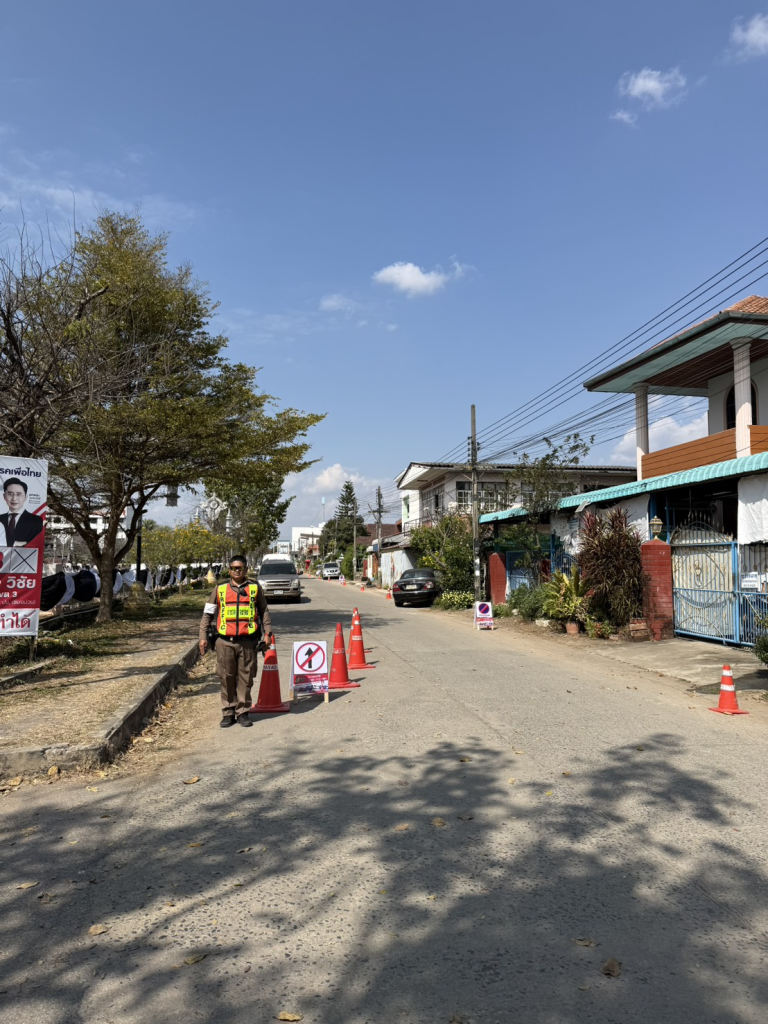 จราจร สภ.ดอกคำใต้ อำนวยความสะดวกด้านการจราจร งานพิธีบำเพ็ญกุศล พระราชมงคลวิสุทธิ์ฯ(หลวงปู่ก้ำ)