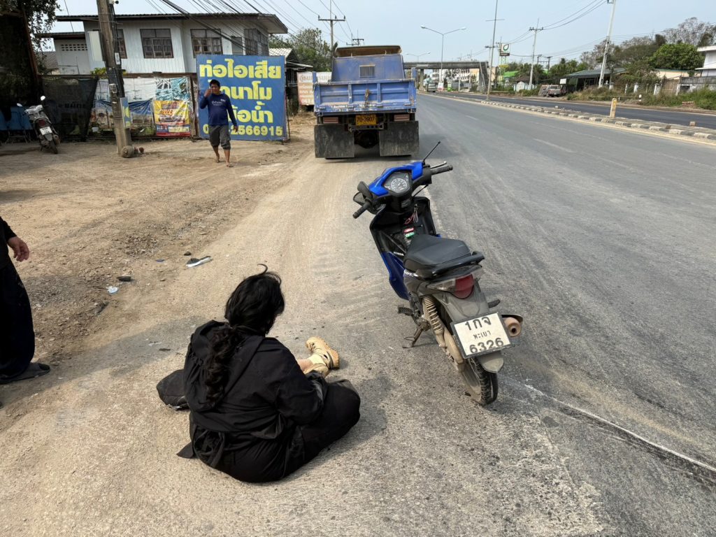 ชุดสายตรวจ ออกตรวจสอบเหตุรถชน บริเวณจุดกลับรถหน้าร้านขายข้าวโชคอุดม