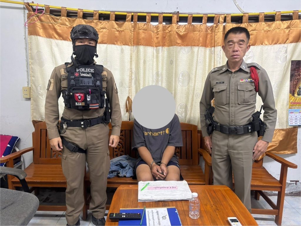 ชุดสายตรวจ ออกตรวจสอบเหตุชายคลั่ง เอะอะ เสียงดังอาละวาด