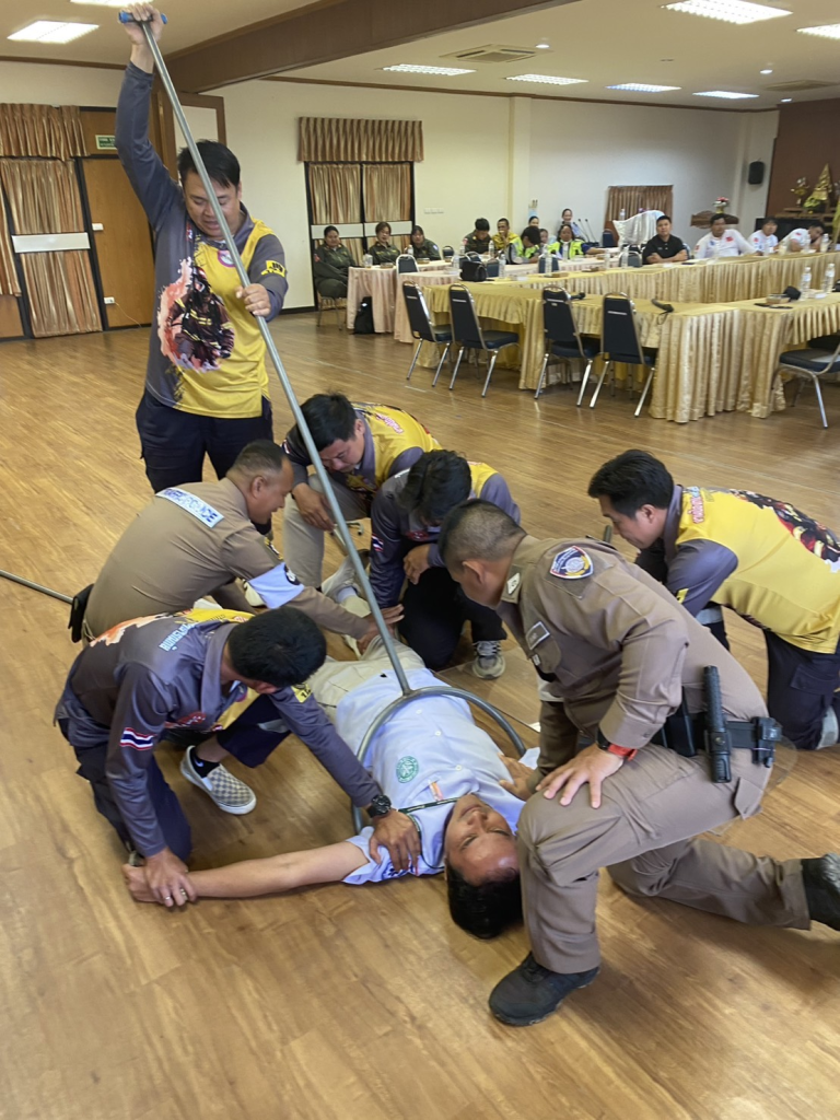 จราจร สภ.ดอกคำใต้ อบรมเชิงปฏิบัติการพัฒนาศักยภาพทีมผู้ปฏิบัติงาน
